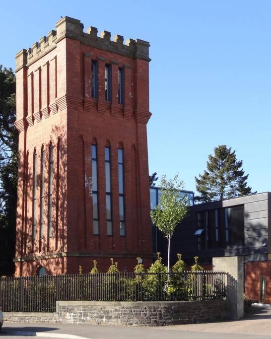 Luxury Water Tower I Roof Bar I Cinema Villa Cardiff Exterior photo